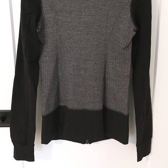 lululemon athletica Gray and Black Sweatshirt - Picture 5 of 7